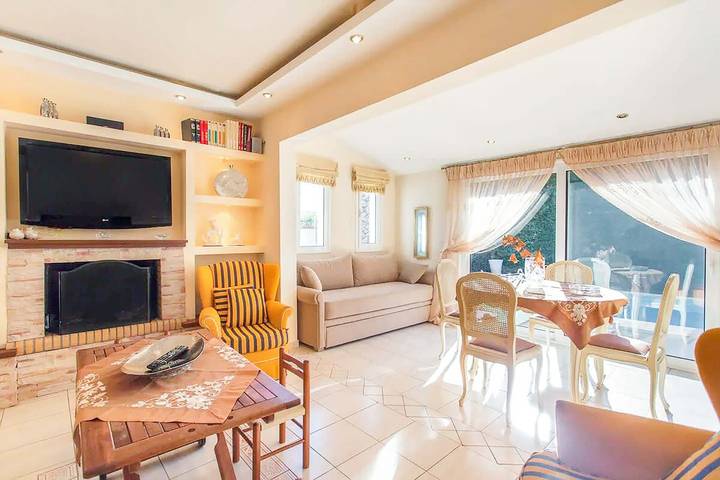 Maison de vacances pour 9 personnes avec piscine in Attica Saronic Gulf Islands