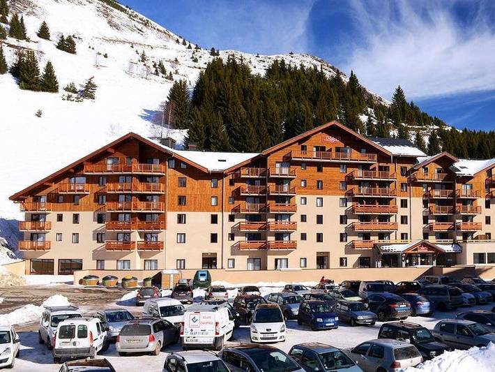 Camping pour 4 personnes, avec balcon et sauna, animaux acceptés dans l' Isère