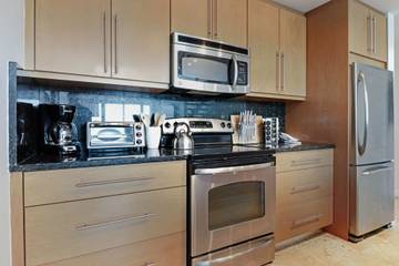 Vacation Rental for 6 Guests in North Bay Village, Florida, Picture 1