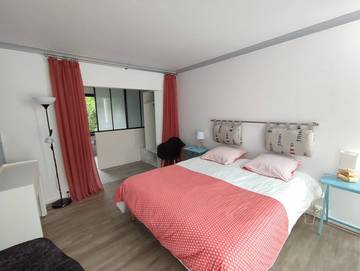 Cottage pour 2 personnes, avec jardin et jacuzzi à Crozon