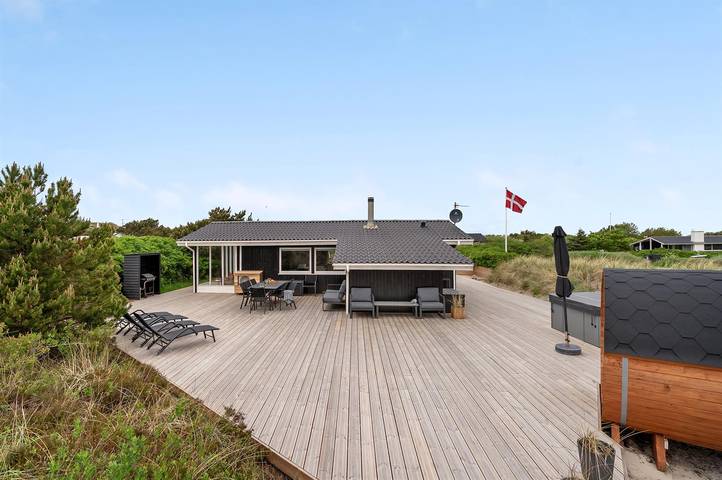 Ferienhaus für 6 Personen, mit Whirlpool und Sauna sowie Terrasse in Søndervig