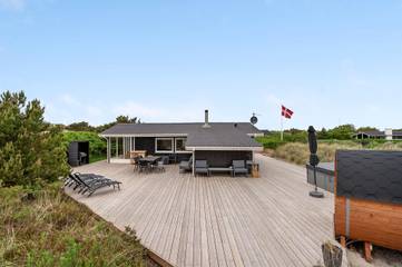 Ferienhaus für 6 Personen, mit Terrasse und Sauna sowie Whirlpool in Søndervig