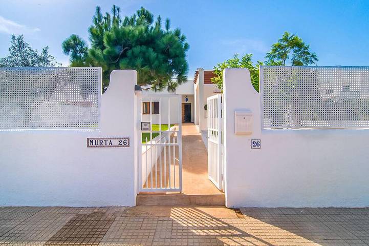 Atemberaubendes Haus in Sa Coma mit privatem Swimmingpool, der sowohl drinnen. in Sa Coma, Sant Llorenç des Cardassar