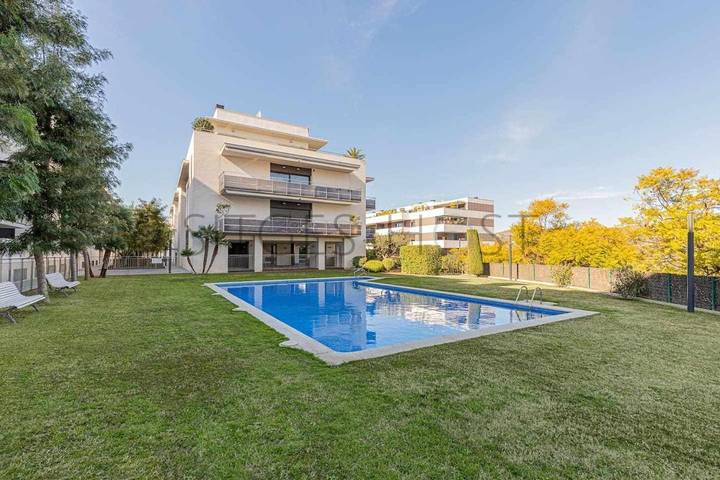 Location de vacances pour 6 personnes, avec Balcon ainsi que Piscine et Vue dans Garraf