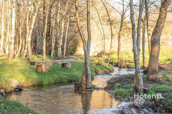 Location de vacances pour 8 personnes, avec terrasse et jardin à Vareilles - 2