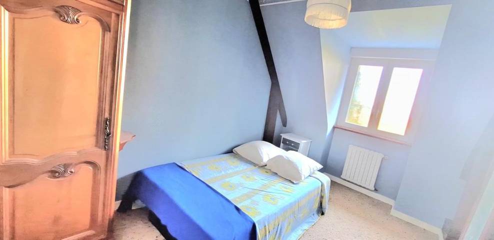 Gîte pour 2 personnes, avec Terrasse ainsi que Jardin et Vue à Neulliac - 4