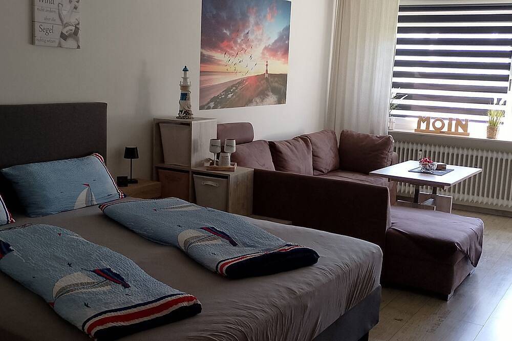 Ganze Wohnung, Tolle zentrale  moderne Ferienwohnung in Büsum 1-3 Pers. mit Terrasse in Büsum, Nordseeküste