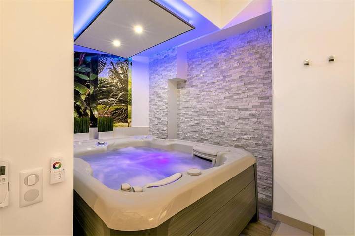 Location de vacances pour 2 personnes, avec jacuzzi à Dijon