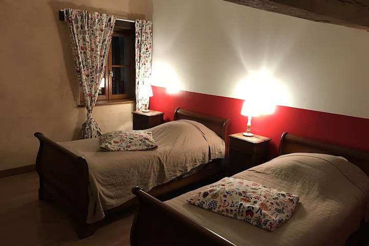 Gîte pour 21 personnes, avec jacuzzi ainsi que sauna et jardin à Usson-du-Poitou - 4