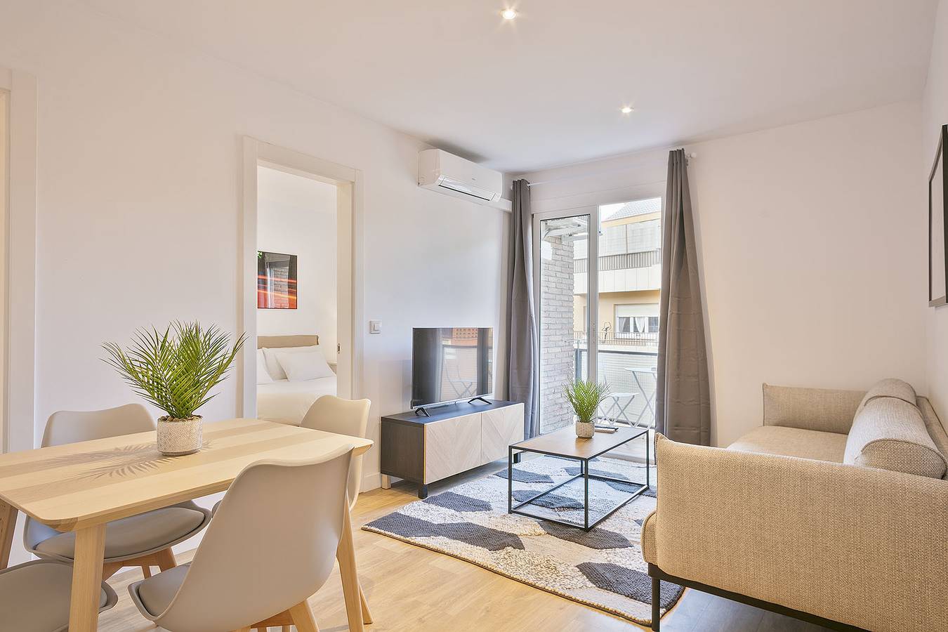 Entire apartment, Ref. 429604 in Barcelona Centre, Barcelona