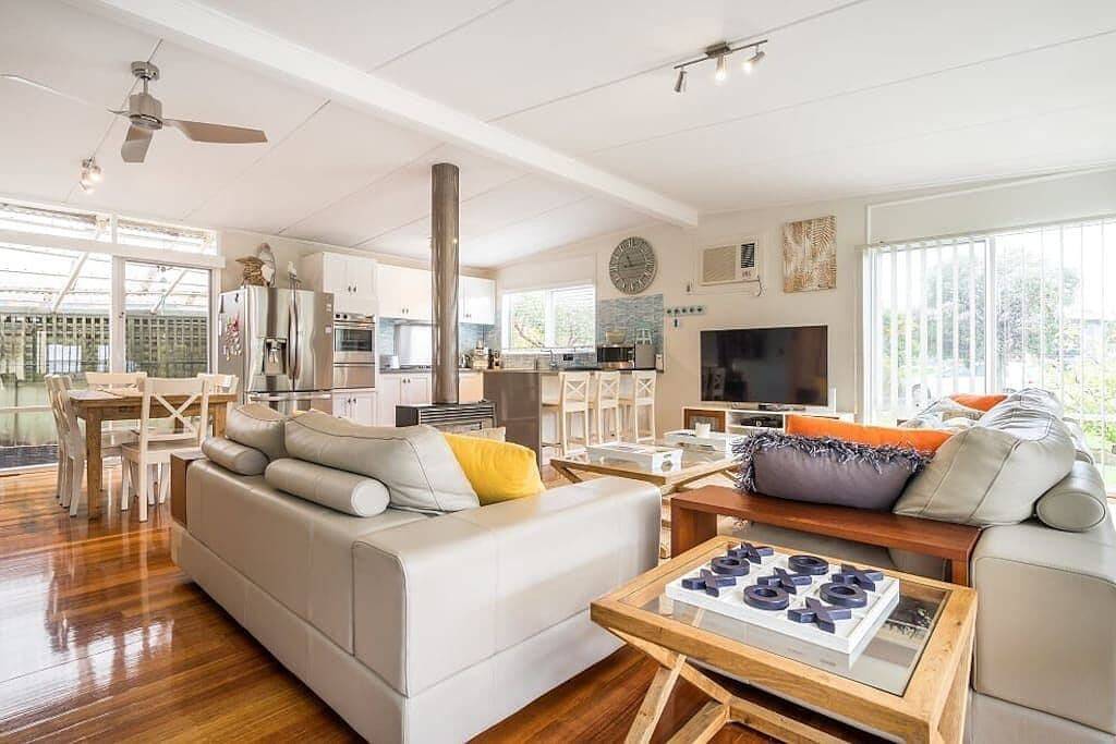 Driftwood Retreat - 600 m zum Strand und Wifi in Rosebud, Mornington Peninsula