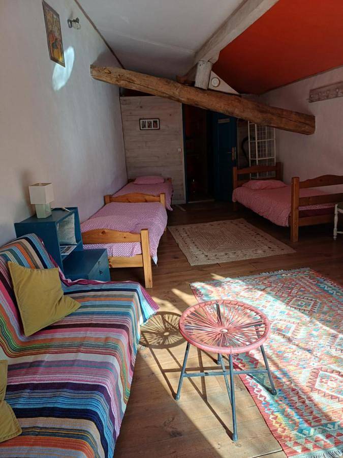 Chambre d’hôte pour 6 personnes, avec Terrasse ainsi que Jardin et Vue à Ongles