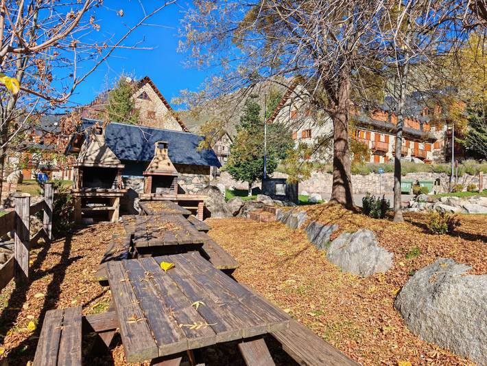 Gîte pour 6 personnes, avec jardin dans Vallee De Boi - 3