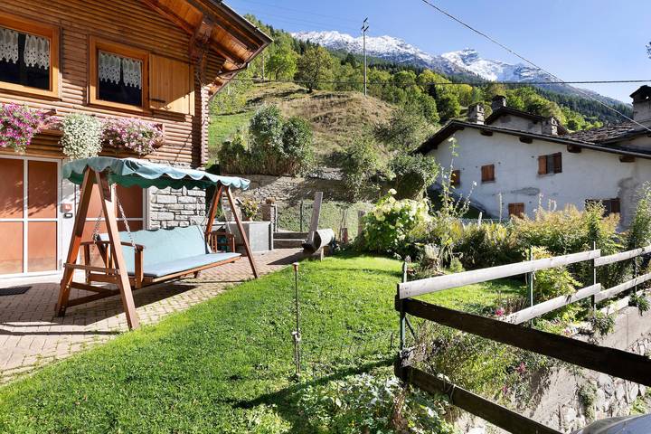 Entire apartment, Apartment 'Casa Vacanza Famiglia Belli' with Mountain View in Rhêmes-Saint-Georges, Ruitor Massif