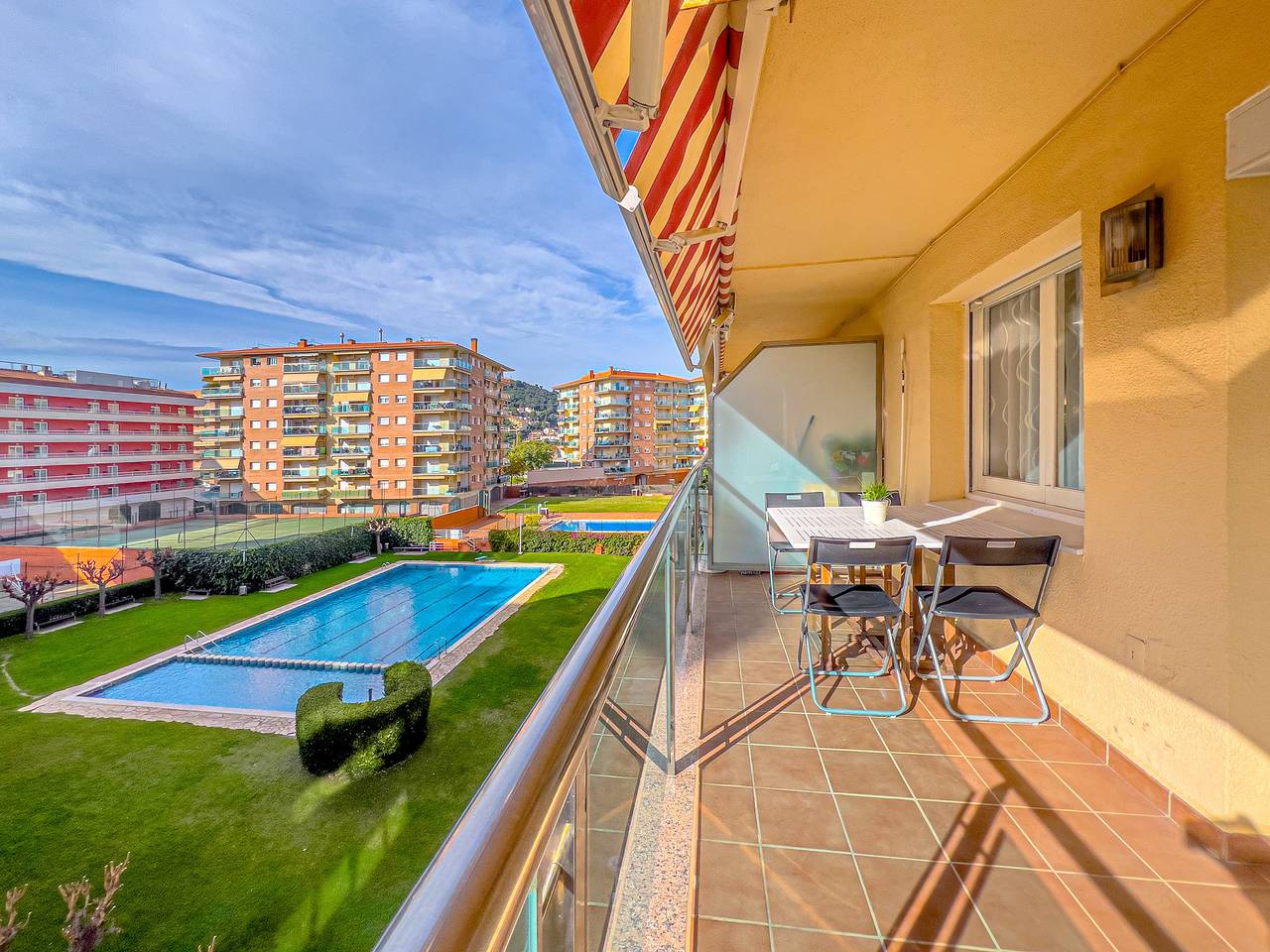 Apartamento entero, Apartamento de vacaciones para 4 personas con balcón in Santa Susana, Costa del Maresme