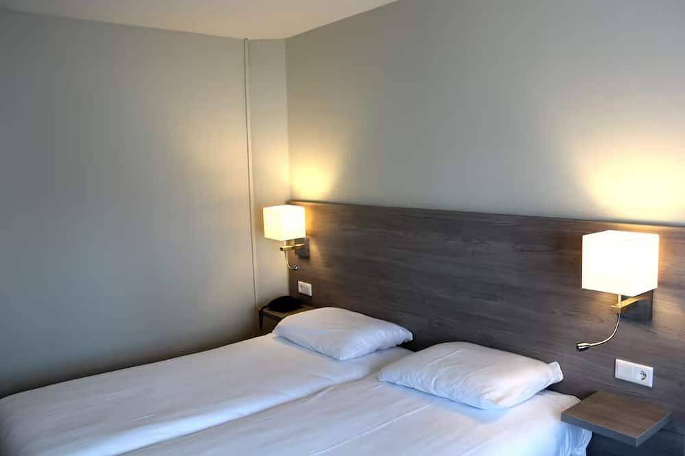 Your Relaxing Limburg Retreat with Garden Terrace, Bike Rentals, & Fresh Cuisine in Valkenburg, Limburg