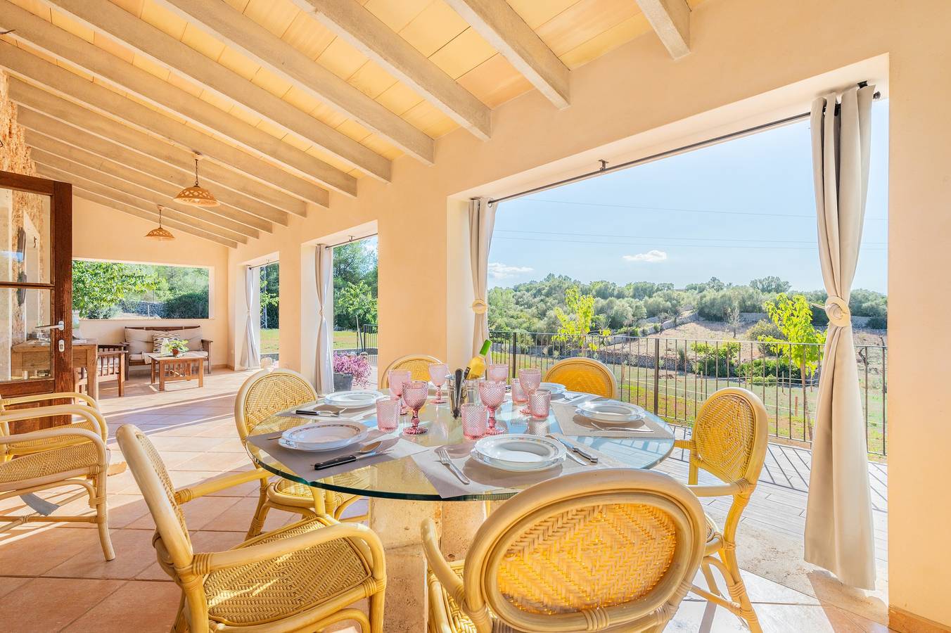 Maison de campagne "Ca Na Capellana" avec vue sur les montagnes, piscine privée et Wi-Fi in Llubí, Majorque l'intérieur des terres