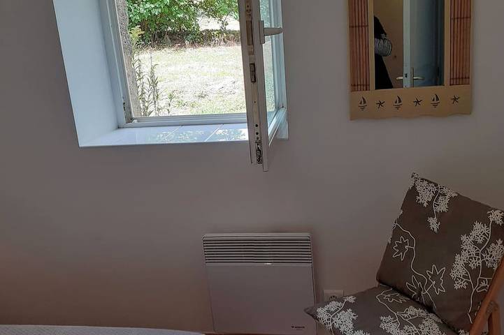 Gîte pour 5 personnes, avec piscine ainsi que jardin et terrasse à Azerat - 2