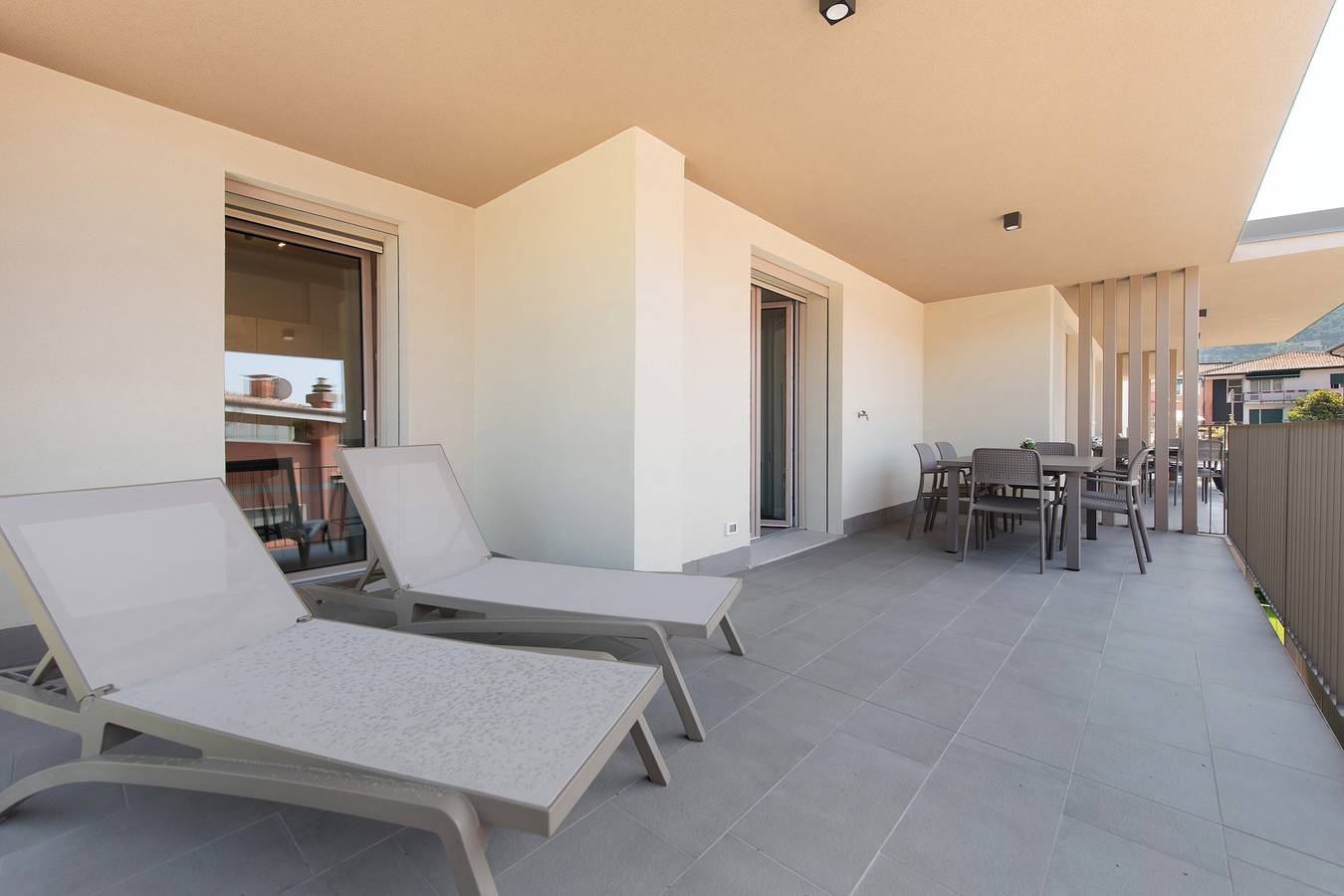 Appartamento intero, Appartamento 'Eleonora C3' con piscina condivisa, terrazza privata e aria condizionata in Garda, Prealpi Gardesane