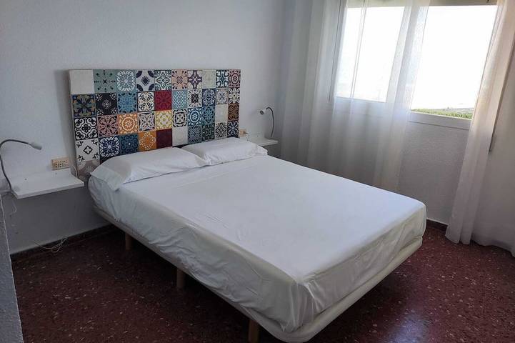Ganze Wohnung, Apartment facing the sea, with private access to the beach and pool. in Sueca, Costa de Valencia