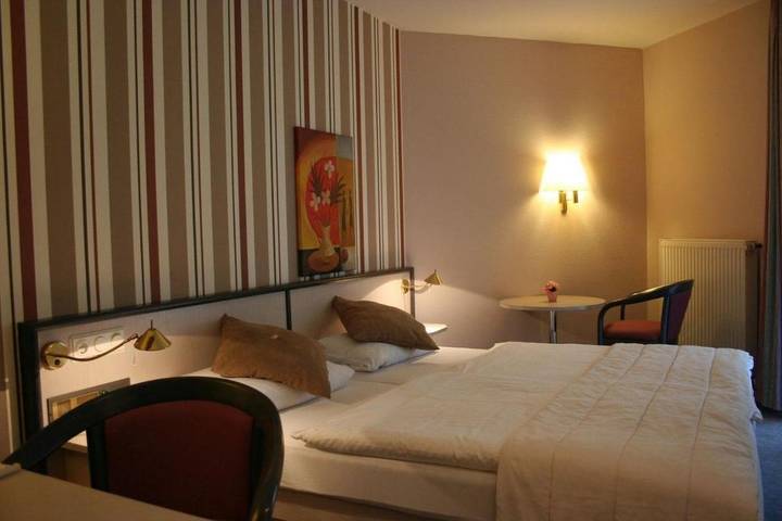 Hotel für 2 Personen, mit Terrasse und Garten, kinderfreundlich in Minsen - 2