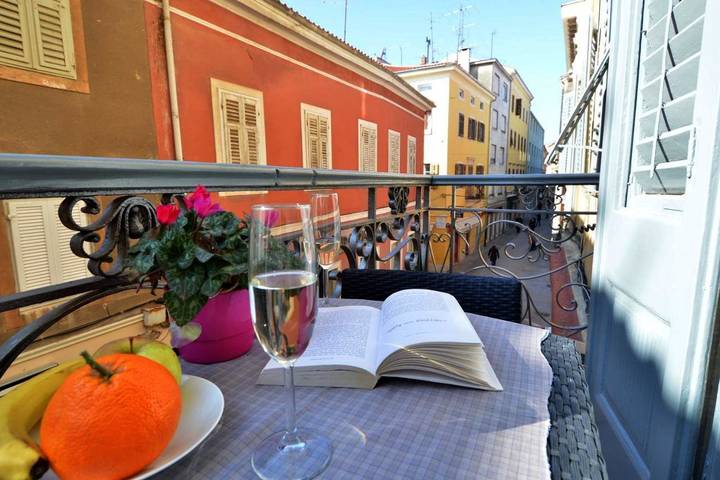 Maison d’hôte pour 2 personnes, avec vue et balcon à Pula
