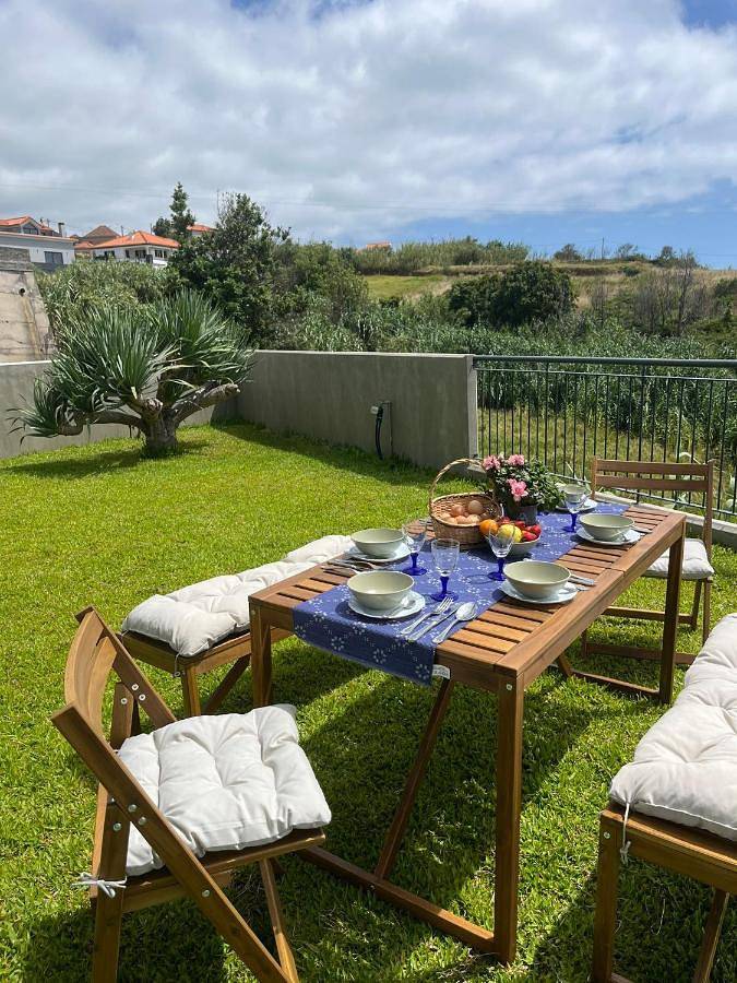 Location de vacances pour 8 personnes, avec jardin ainsi que piscine et vue à Ponta Do Pargo - 2