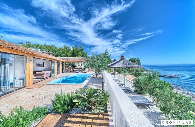 Ferienhaus für 8 Personen, mit Meerblick in Jezera
