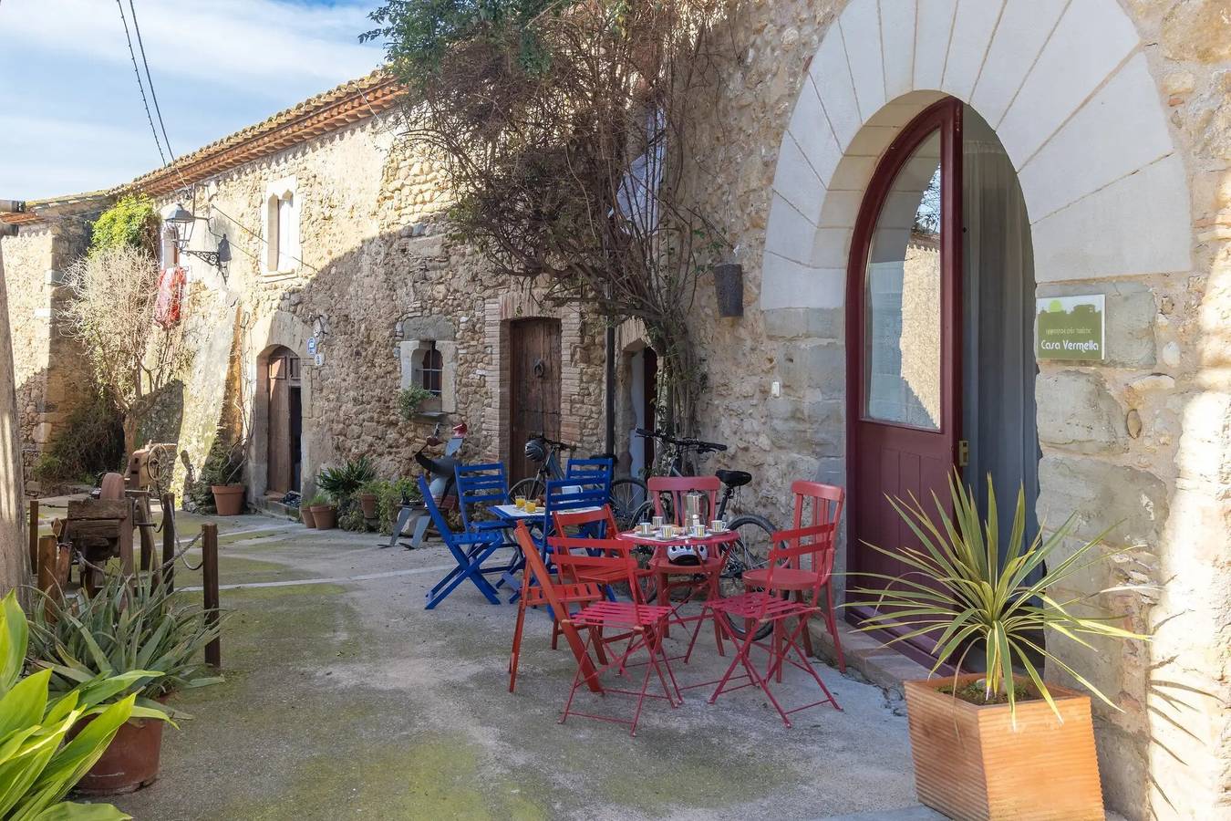Casa de vacaciones 'Vermella' con Wi-Fi in Báscara, Alt Empordà
