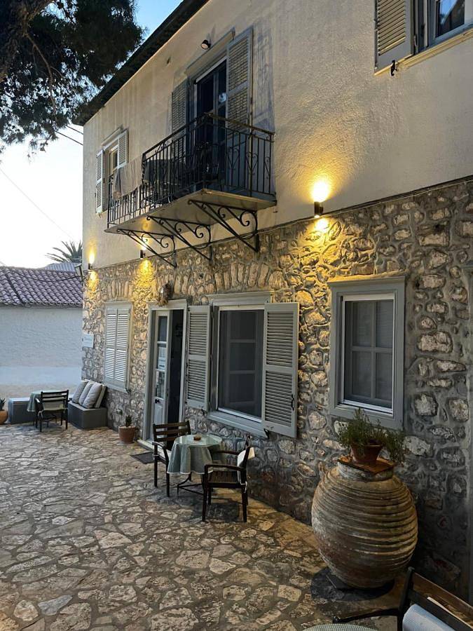 Maison d’hôte pour 3 personnes, avec jardin et terrasse, animaux acceptés à Hydra