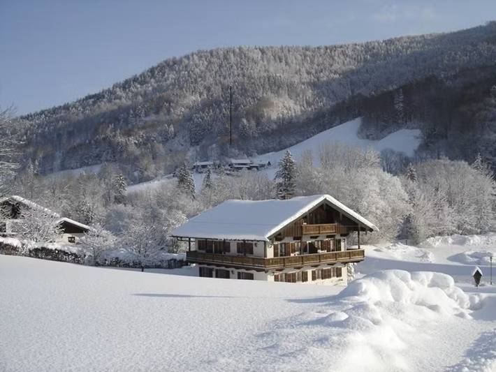Ganze Ferienwohnung, Ferienwohnungen Reiter inkl. Chiemgaukarte - Ferienwohnung 1, 48qm, Balkon, Kochnische, 1 Schlafzimmer, 1 Wohnzimmer, WLAN in Ruhpolding, Bayerische Alpen