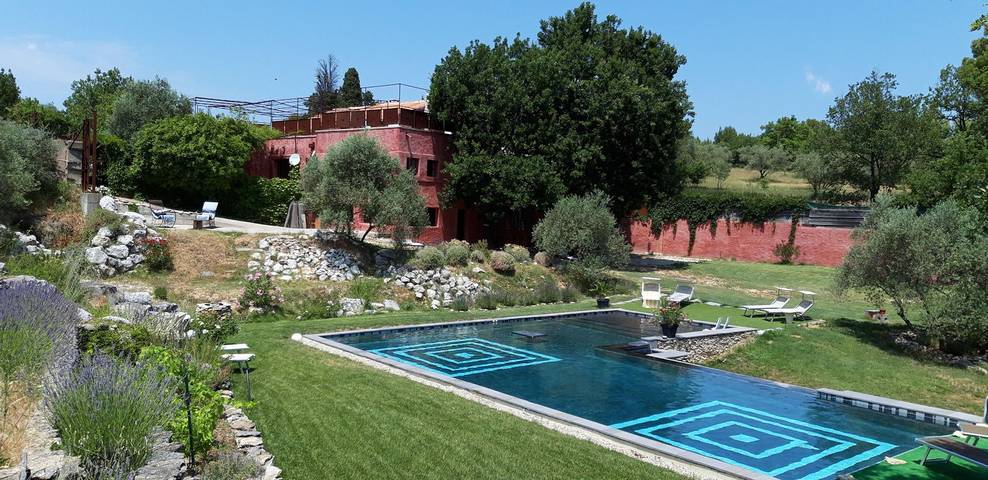 Gîte pour 4 personnes, avec piscine ainsi que jardin et terrasse - 1