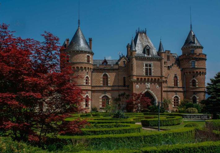 Hôtel pour 2 personnes, avec sauna et jardin ainsi que piscine et vue à Saint-Priest-Bramefant