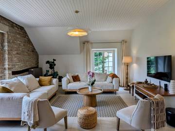 Gîte pour 14 personnes, avec jardin à Pouilly-en-Auxois
