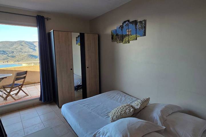 Gîte pour 4 personnes, avec balcon et piscine à Serra-di-Ferro - 3