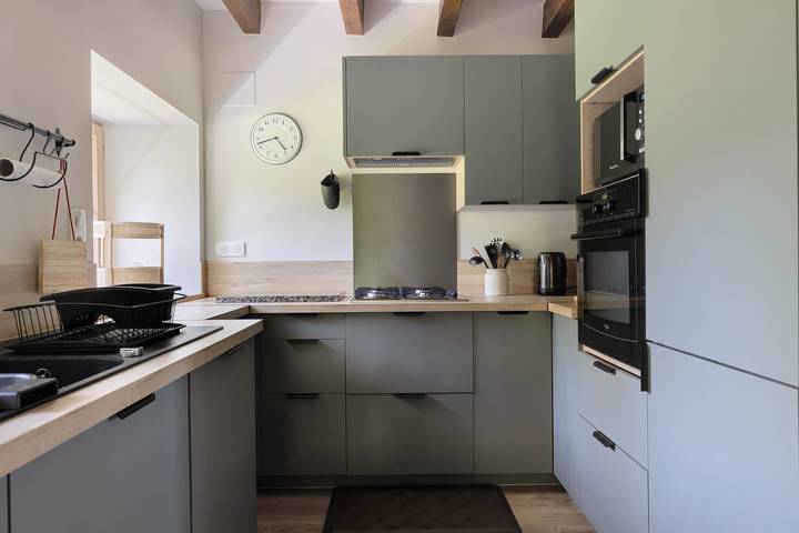 Cottage “Ishi To Ki” with Shared Pool, Private Terrace, and Wi-Fi in Chédigny, Loiredalen
