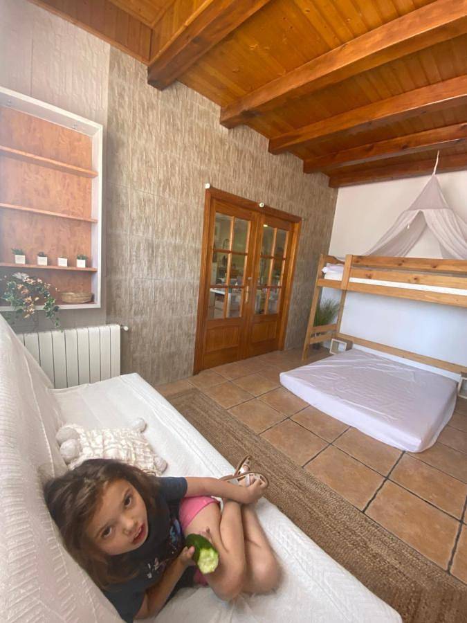 Casa rural para 8 personas, con vistas y piscina, Se admiten mascotas en San Jaime de Enveija - 2