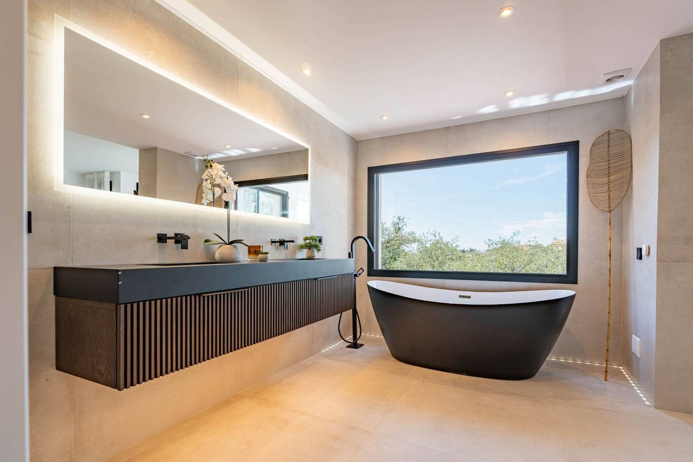 Luxury Villa|6 Bed|Sauna| Heated Pool|Gym|Hammam in Marbella Oost, Marbella