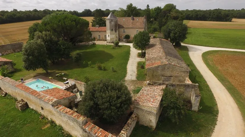 Ferienhaus für 6 Personen, mit Ausblick und Garten sowie Pool - 1