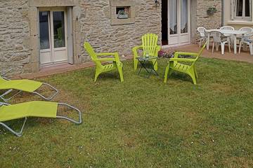 Gîte pour 5 personnes, avec jacuzzi ainsi que terrasse et jardin à Poullan-sur-Mer