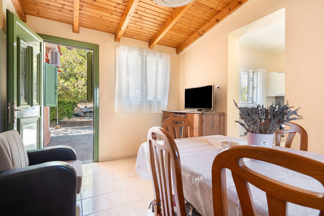 Country House 'Avra' with Private Terrace, Wi-Fi and Air Conditioning in Kefalonia