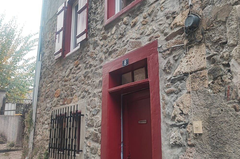 Maison de village 9 voyageurs in Castillon-en-Couserans, Parc naturel régional des Pyrénées ariégeoises