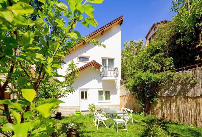 Ferienwohnung für 6 Personen, mit Balkon und Terrasse sowie Garten