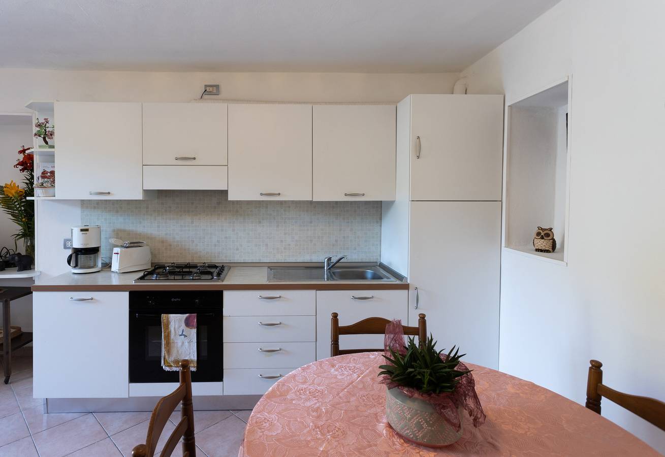Appartamento intero, Appartamento 'Casa Rita App 4' con giardino in comune e Wi-Fi in Vesio, Tremosine
