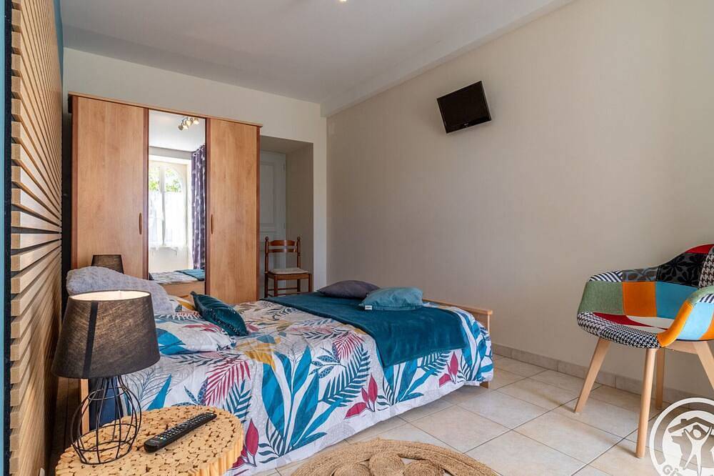 Gîte de charme 4 pers avec spa privatif, terrasse, et équipements complets au cœur d'un village viticole in Nueil-sur-Layon, Vallée de la Loire