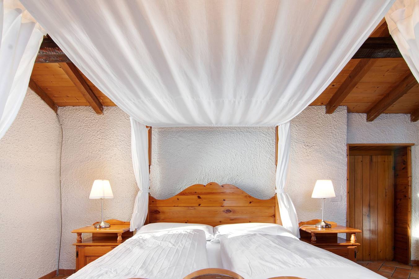 Holiday Home 'Stone House Of The Year 1500' with Lake View, Private Terrace and Wi-Fi in Moltrasio, Lake Como