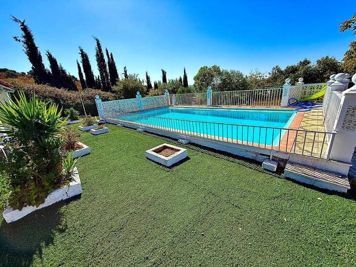 Casa de vacaciones para 10 personas, con jardín además de piscina y vistas, Familias con niños - 1