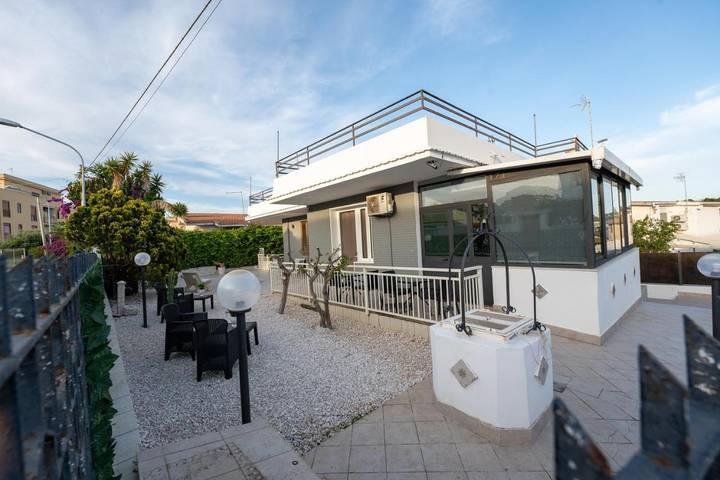 Chambre d’hôte pour 2 personnes, avec Terrasse ainsi que Jardin et Vue à San Leone