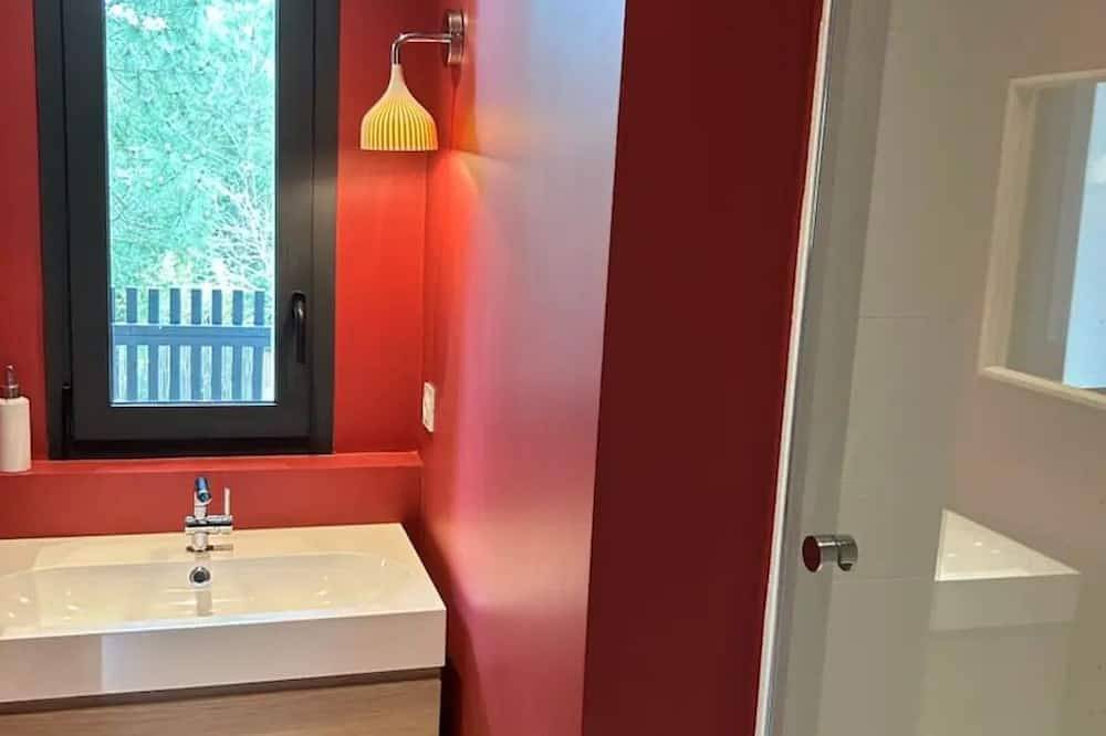 Renovated villa at Le Canon, 5 minutes from the lake and 10 minutes from the ocean in Le Canon, Lège-Cap-Ferret