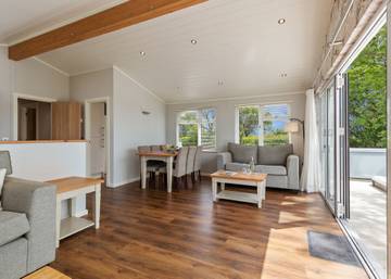 Chalet for 6 People in South-Wales, Pembrokeshire, Photo 1